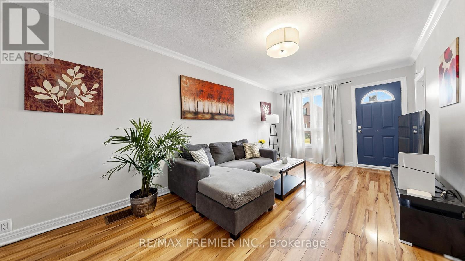 27 Cambridge Avenue, Hamilton, Ontario  L8H 1T4 - Photo 3 - X13225572