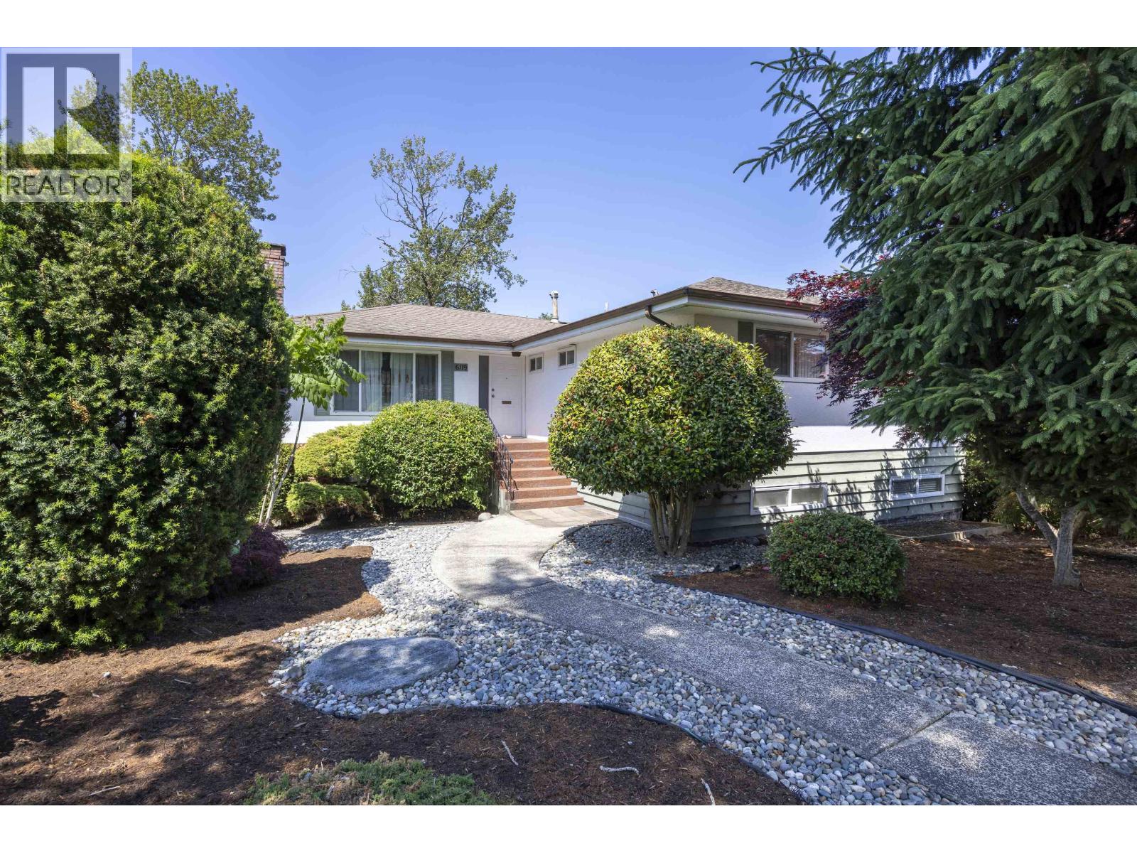 6119 SERVICE STREET, Burnaby, British Columbia