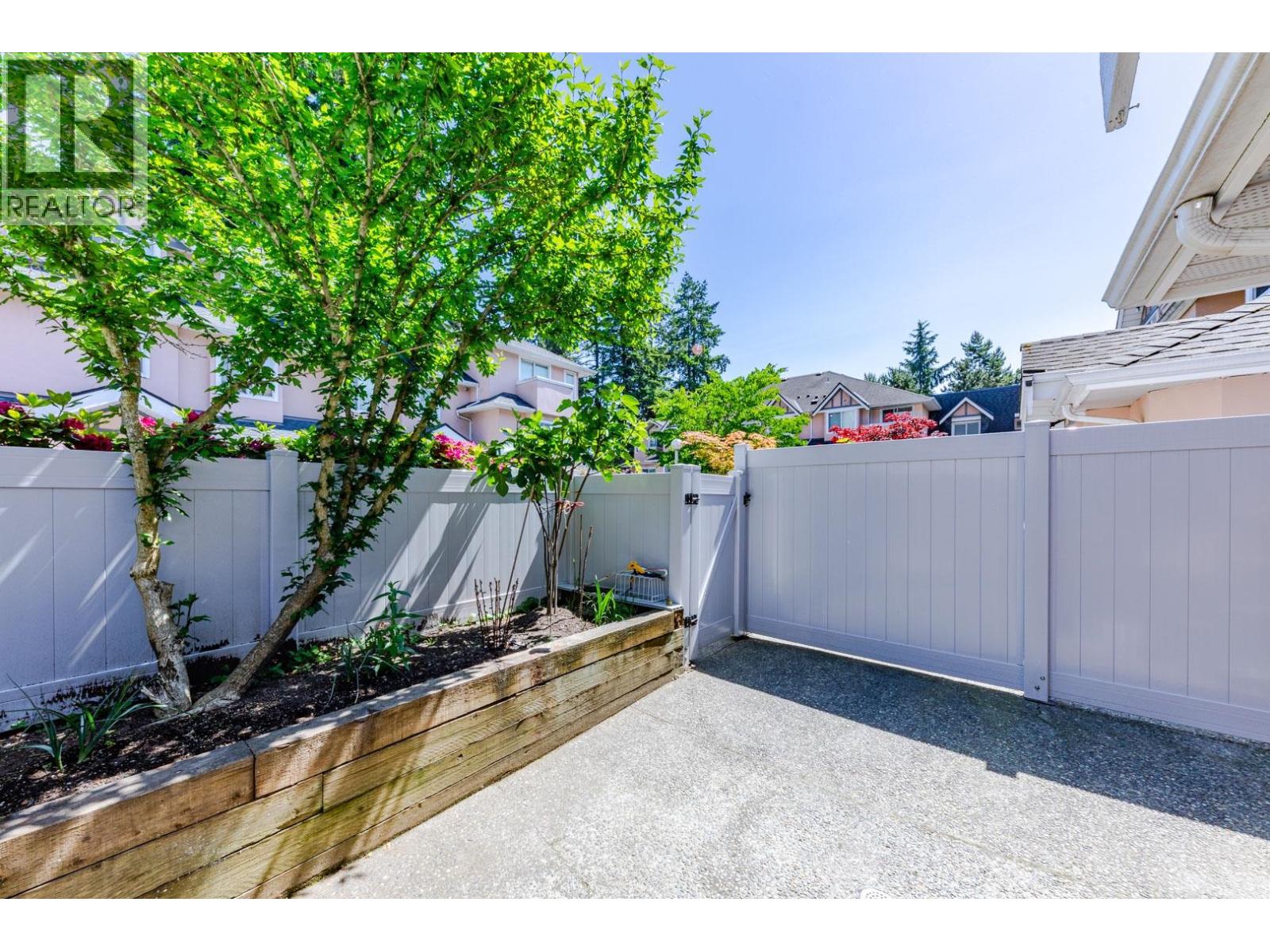 19 7433 16th Street, Burnaby, British Columbia  V3N 4Z5 - Photo 4 - R3130390