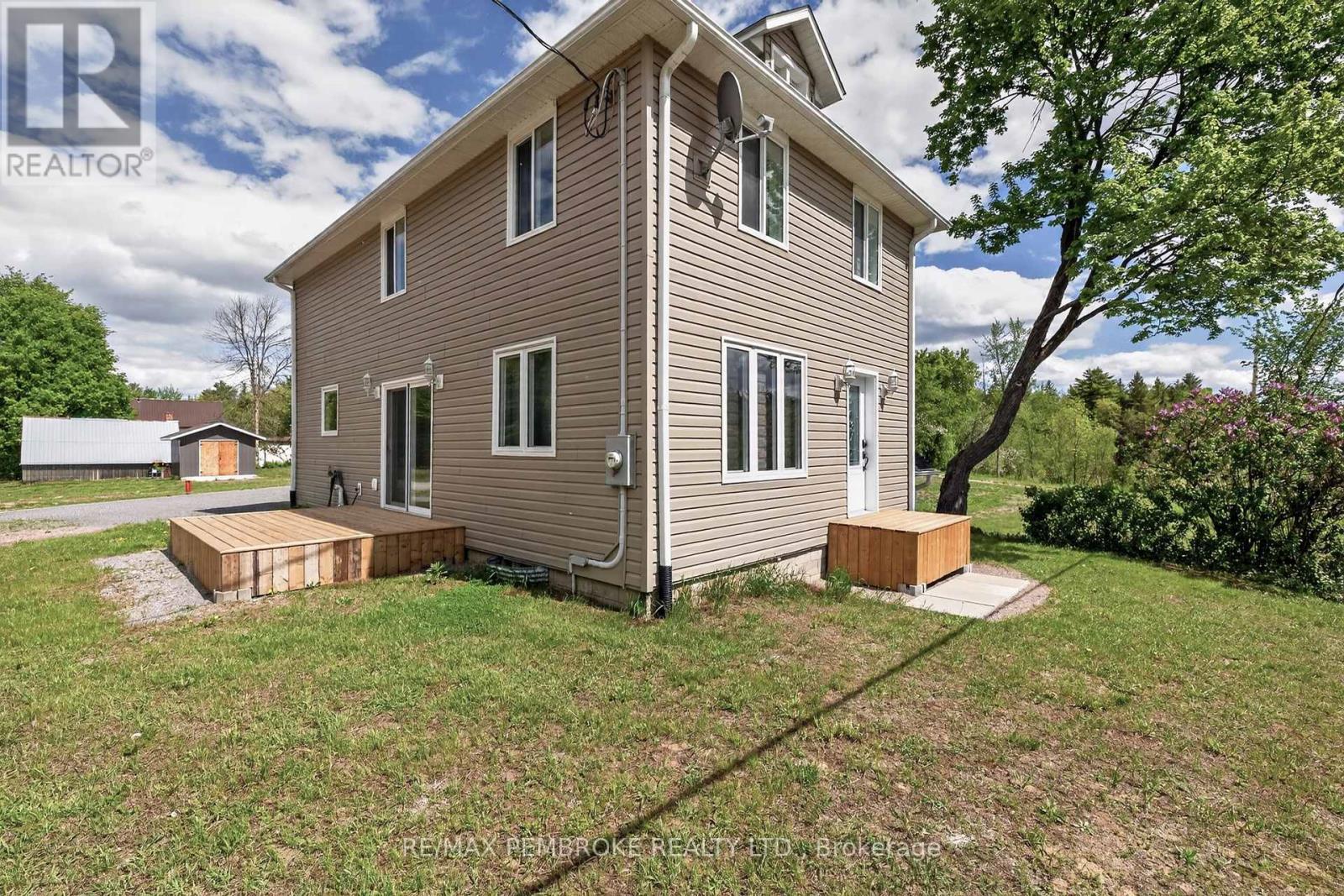 387 SELL ROAD, North Algona Wilberforce, Ontario