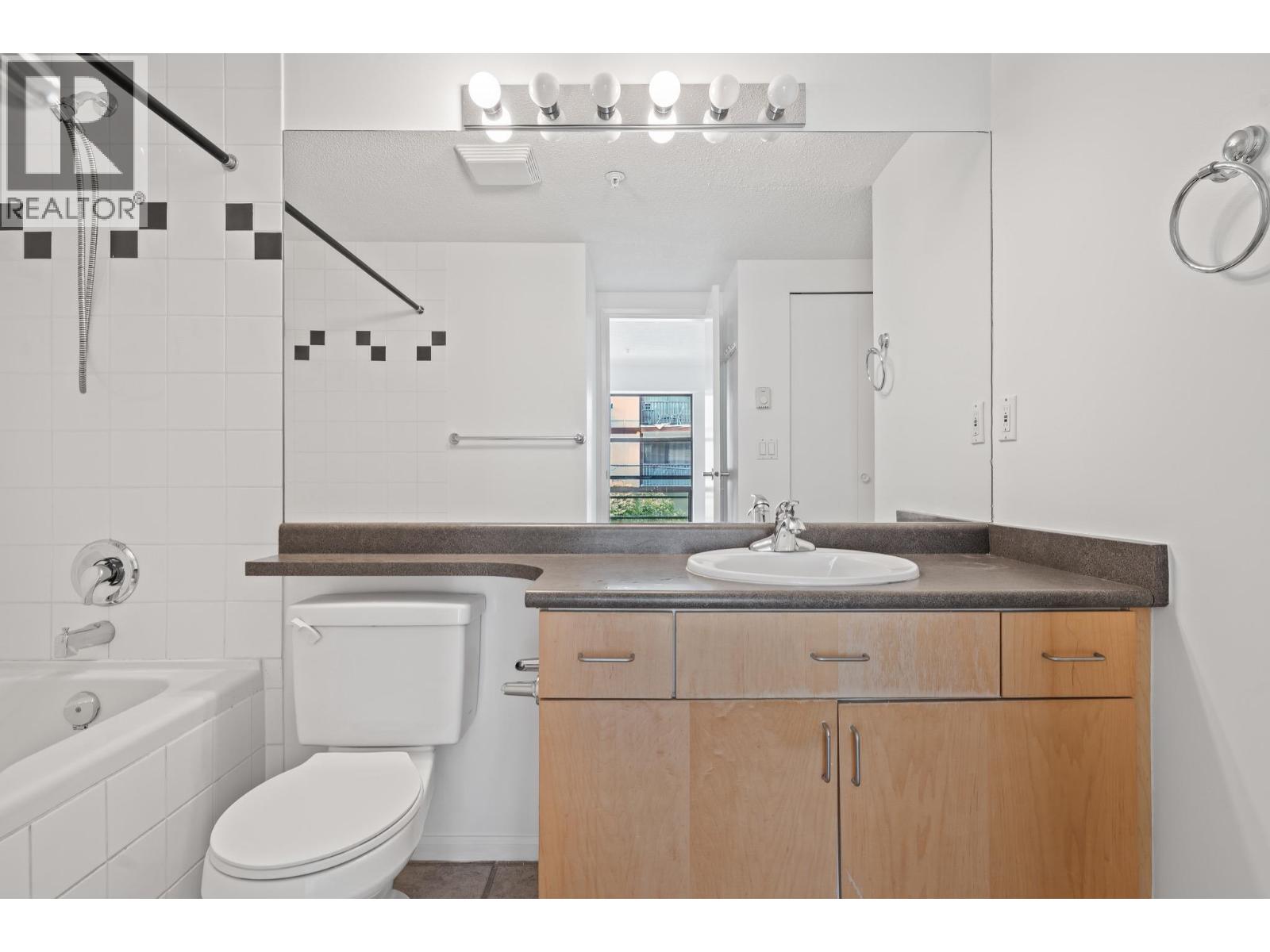 Lorem Ipsum Dolor Si, North Vancouver, British Columbia  V7M  - Photo 22 - DEMO29837424