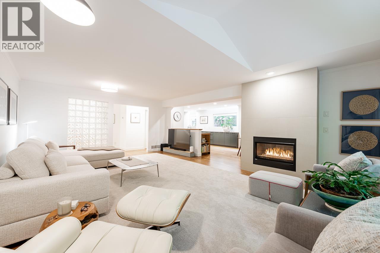 18 Deerwood Place, Port Moody, British Columbia  V3H 4X7 - Photo 6 - R3130643