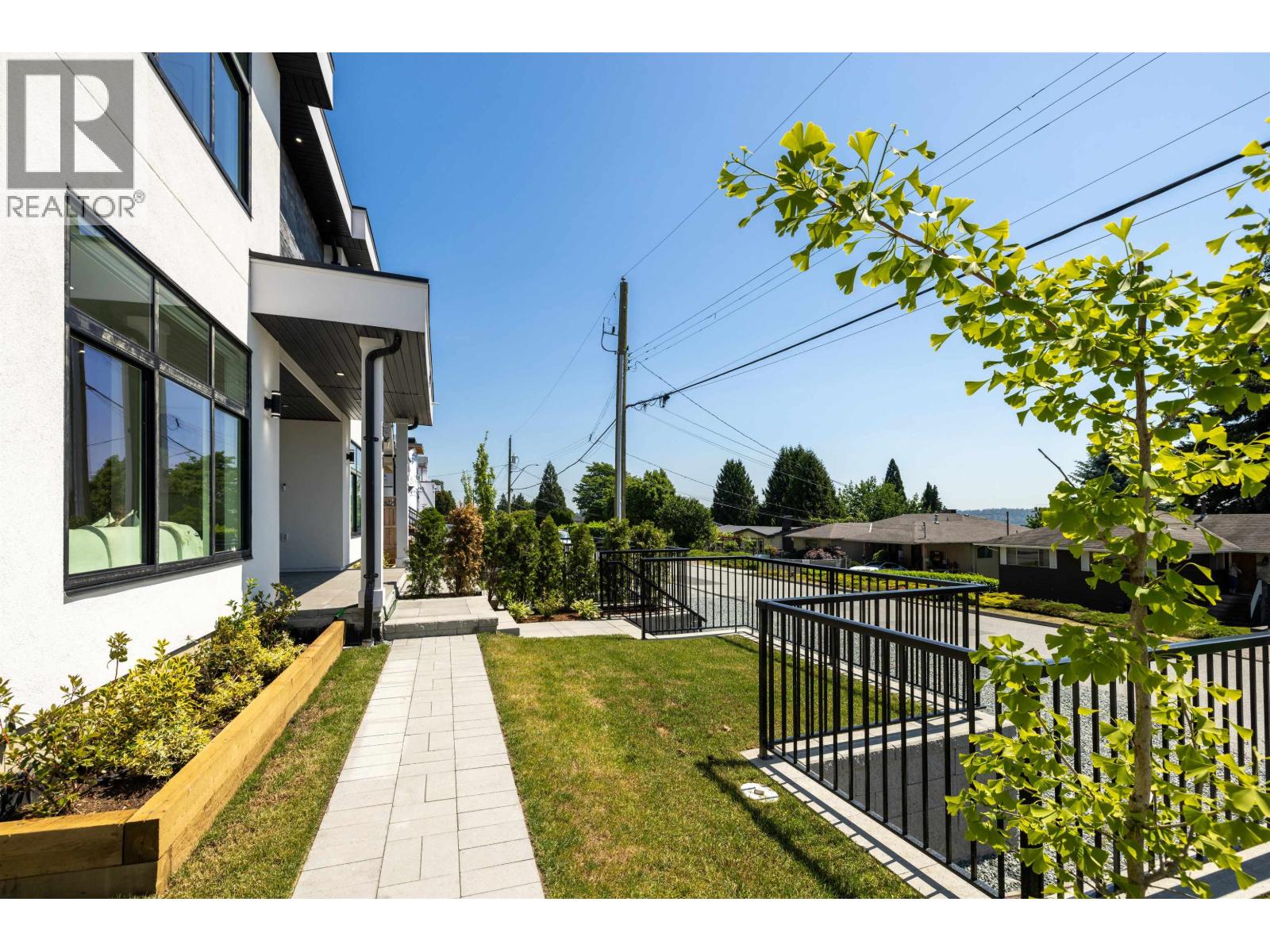 101 901 Edgar Avenue, Coquitlam, British Columbia  V3K 2K1 - Photo 3 - R3130493