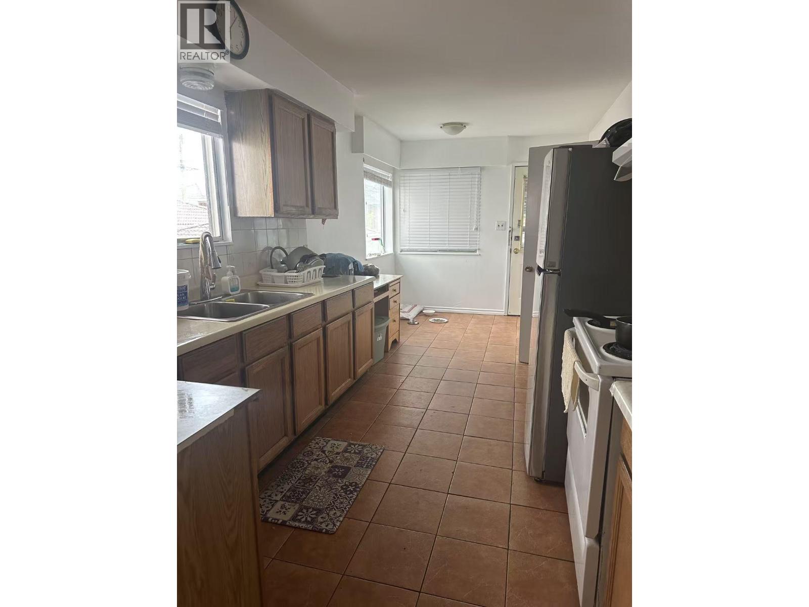 1380 E 54th Avenue, Vancouver, British Columbia  V5X 1M4 - Photo 2 - R3130656