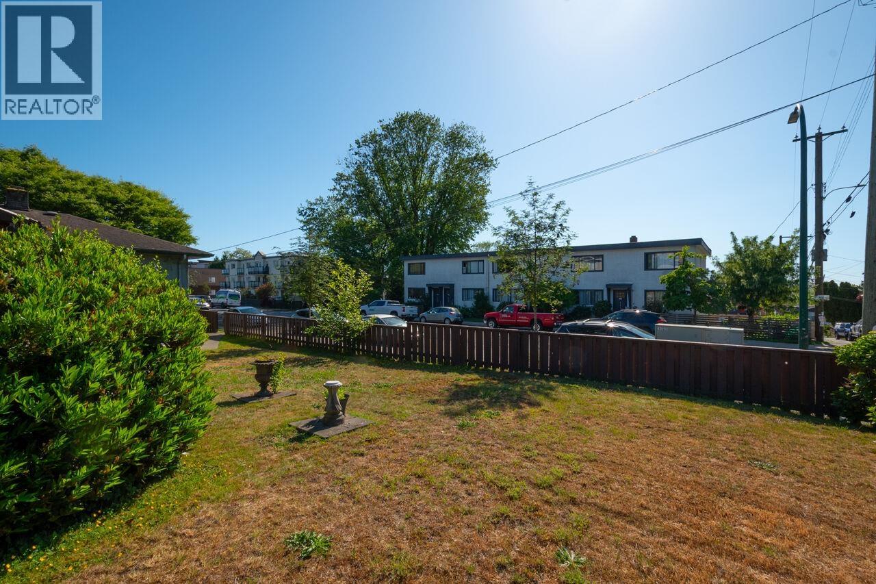 106 N Templeton Drive, Vancouver, British Columbia  V5L 3E2 - Photo 34 - R3130697