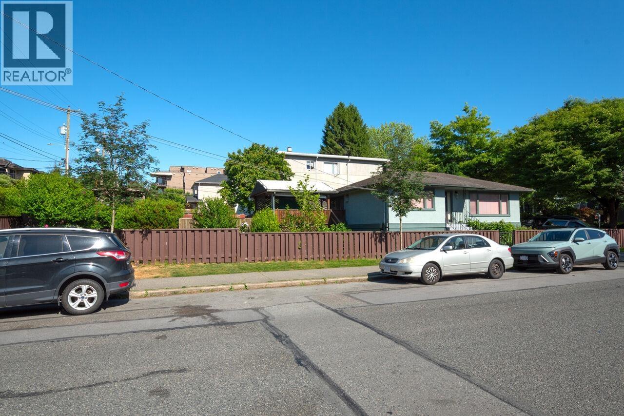 106 N Templeton Drive, Vancouver, British Columbia  V5L 3E2 - Photo 6 - R3130697