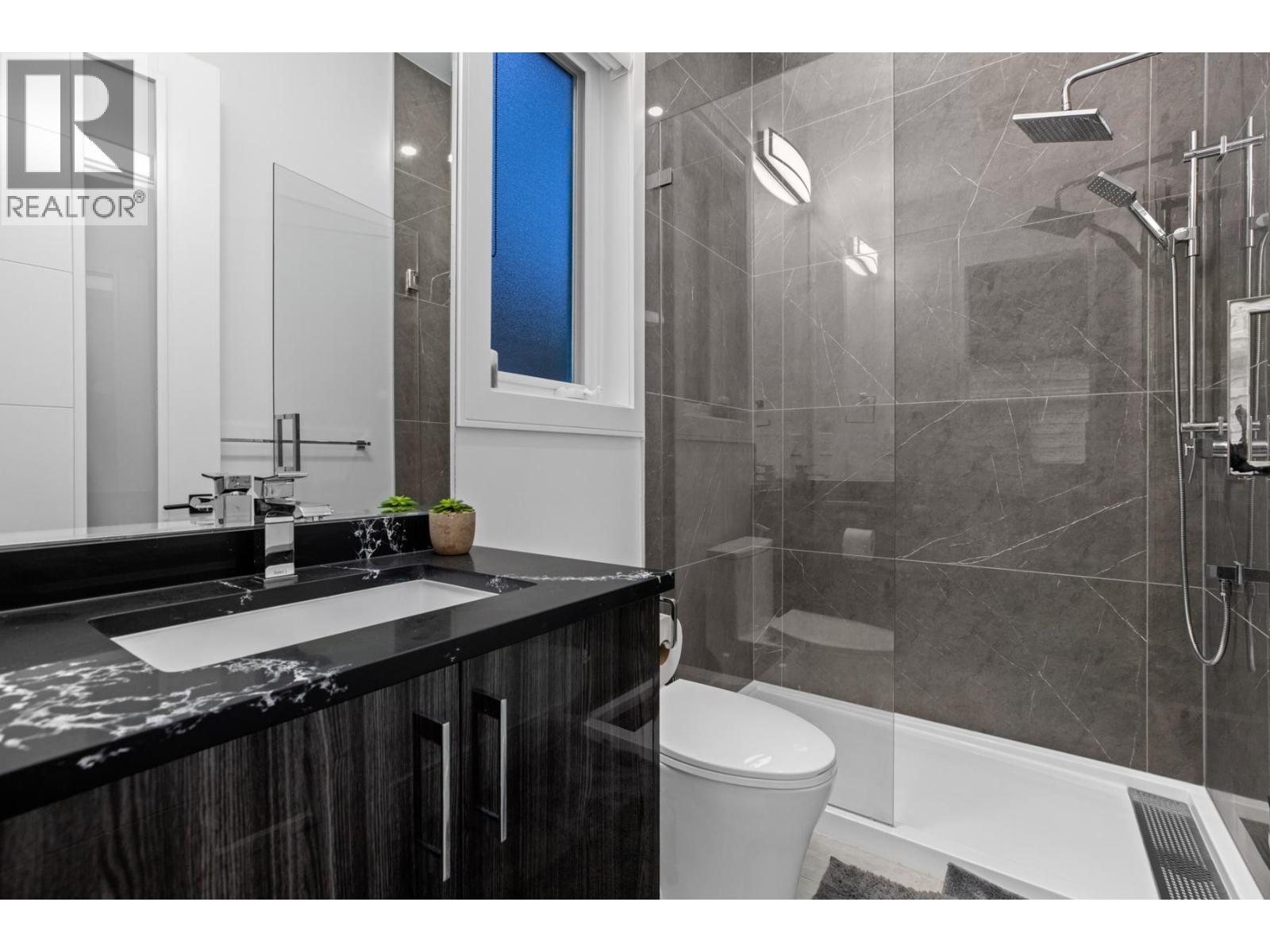 929 Canyon Boulevard, North Vancouver, British Columbia  V7R 2J9 - Photo 11 - R3130702