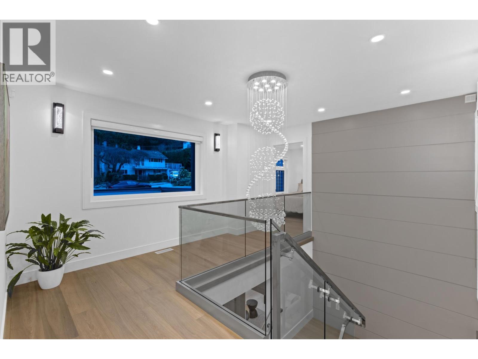 929 Canyon Boulevard, North Vancouver, British Columbia  V7R 2J9 - Photo 15 - R3130702