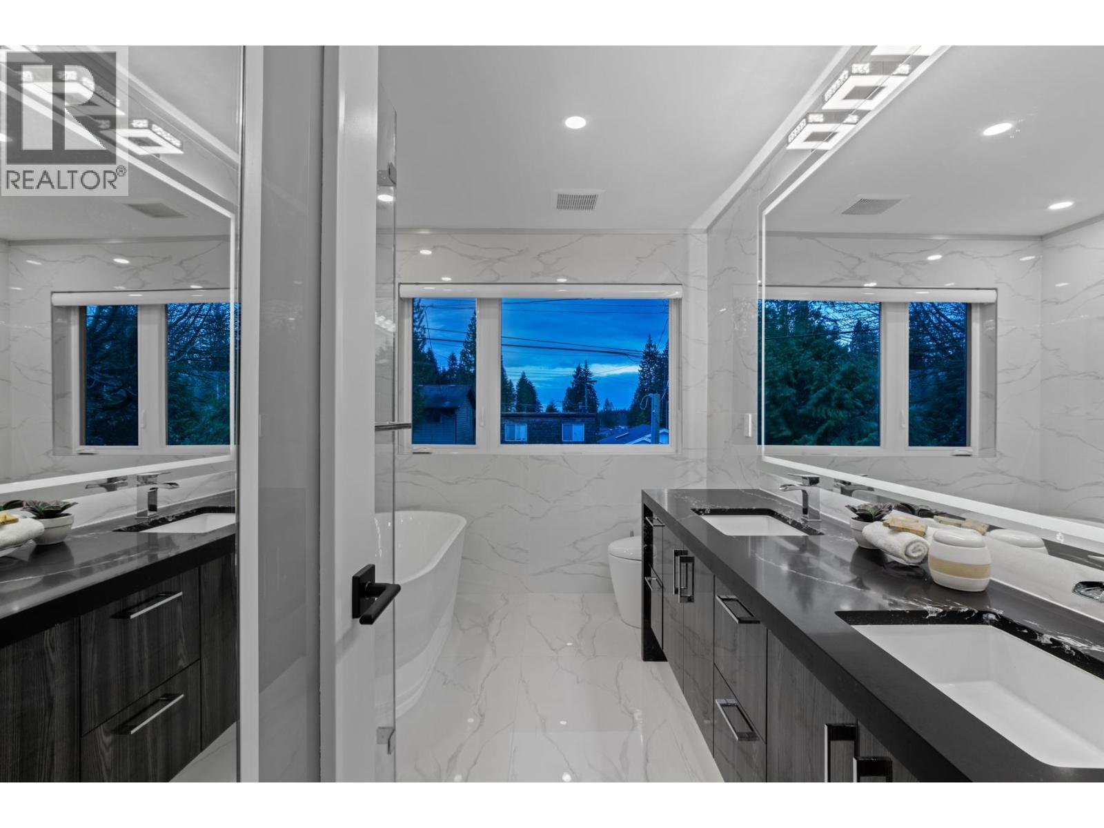929 Canyon Boulevard, North Vancouver, British Columbia  V7R 2J9 - Photo 18 - R3130702