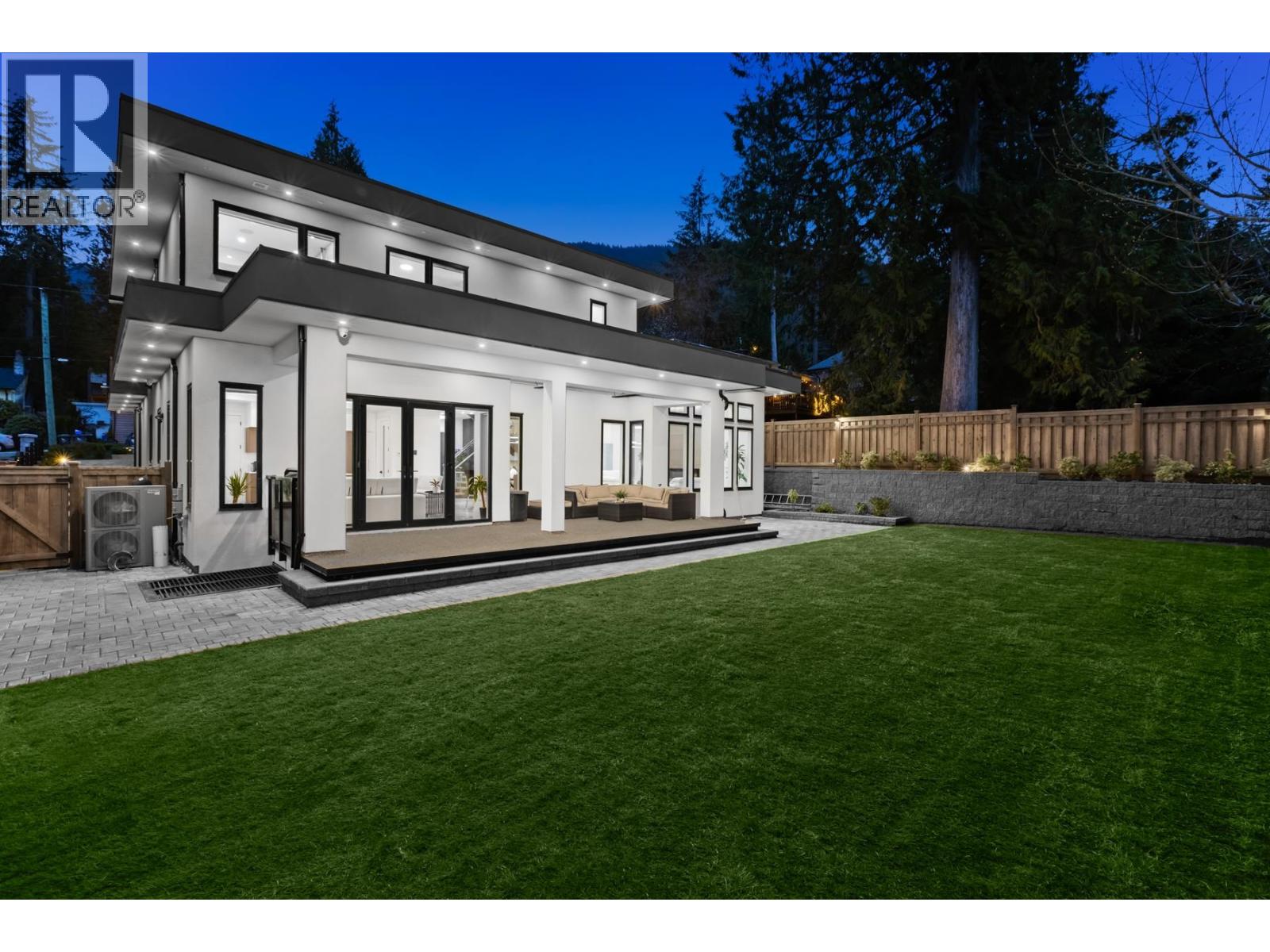 929 Canyon Boulevard, North Vancouver, British Columbia  V7R 2J9 - Photo 30 - R3130702