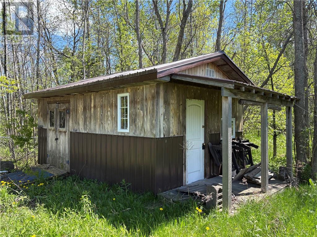 1026 Lester Street, Whitefish Falls, Ontario  P0P 2H0 - Photo 6 - 2128095