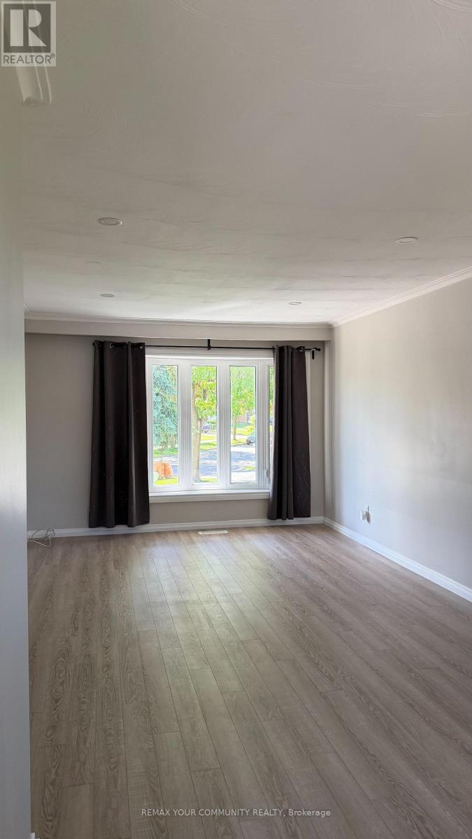 3796 Wyewood Road, Mississauga, Ontario  L4T 2A2 - Photo 3 - W13221820