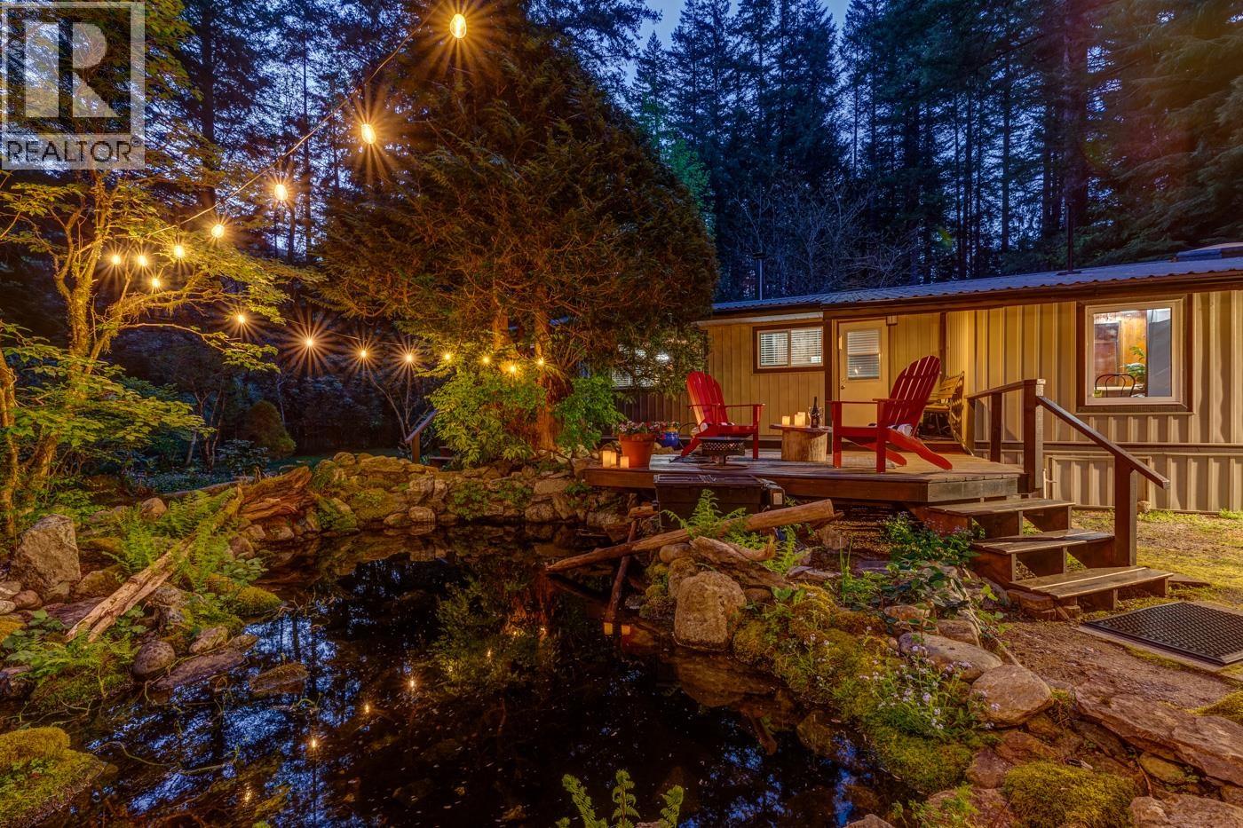 10009 PARADISE VALLEY ROAD, Squamish, British Columbia