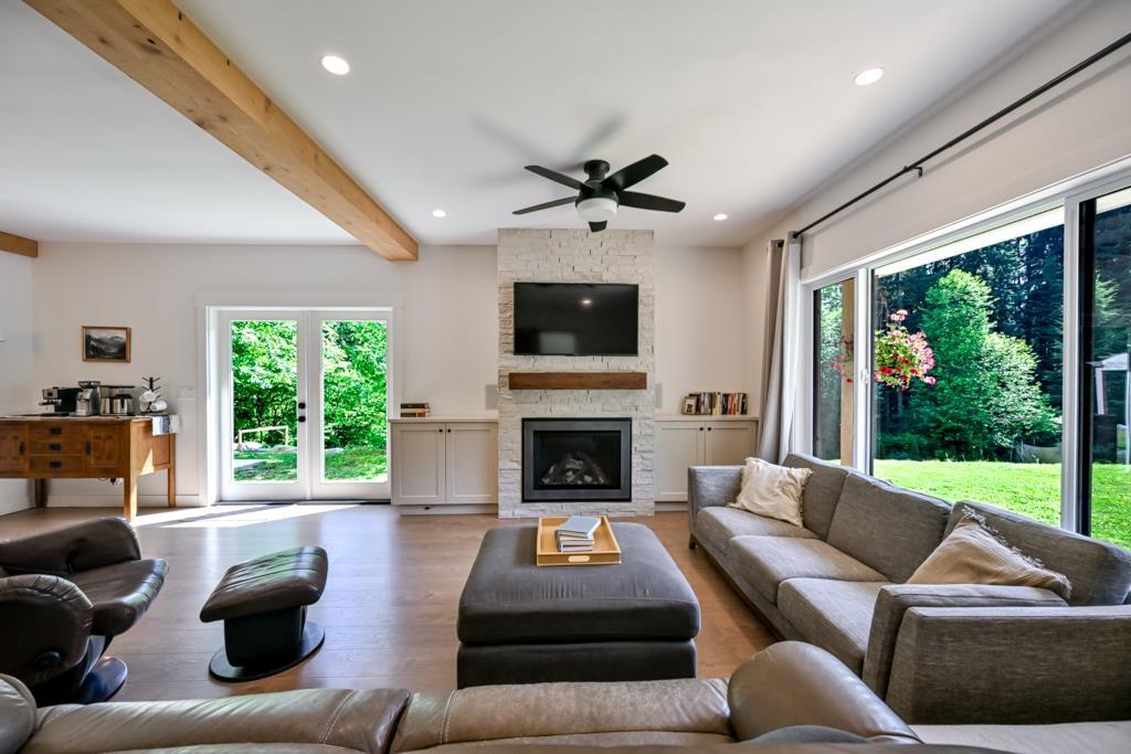 9933 Watt Street, Mission, British Columbia  V2V 0B6 - Photo 4 - R3129985