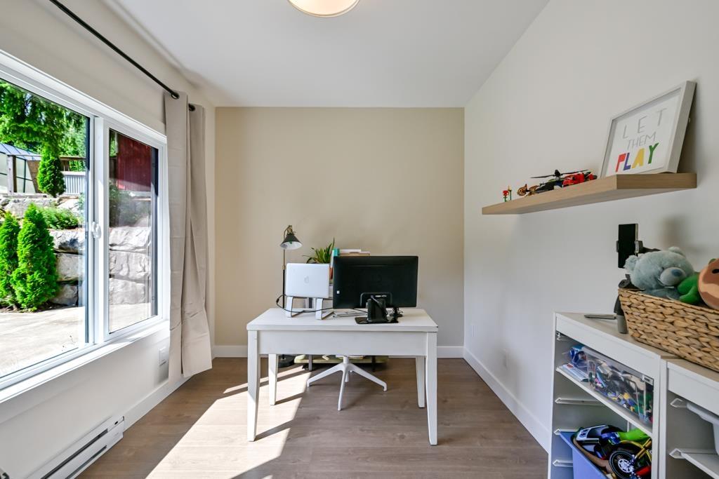 9933 Watt Street, Mission, British Columbia  V2V 0B6 - Photo 9 - R3129985