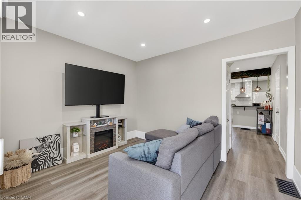 88 Page Street, St. Catharines, Ontario  L2R 4A9 - Photo 7 - 40835673