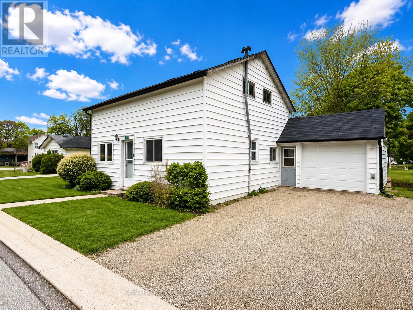 3 Ward Street N, Lambton Shores, Ontario  N0M 1B0 - Photo 1 - X13225650