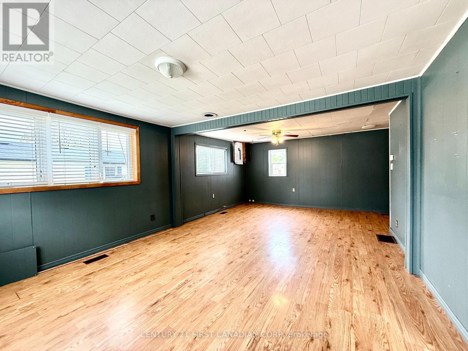 3 Ward Street N, Lambton Shores, Ontario  N0M 1B0 - Photo 10 - X13225650