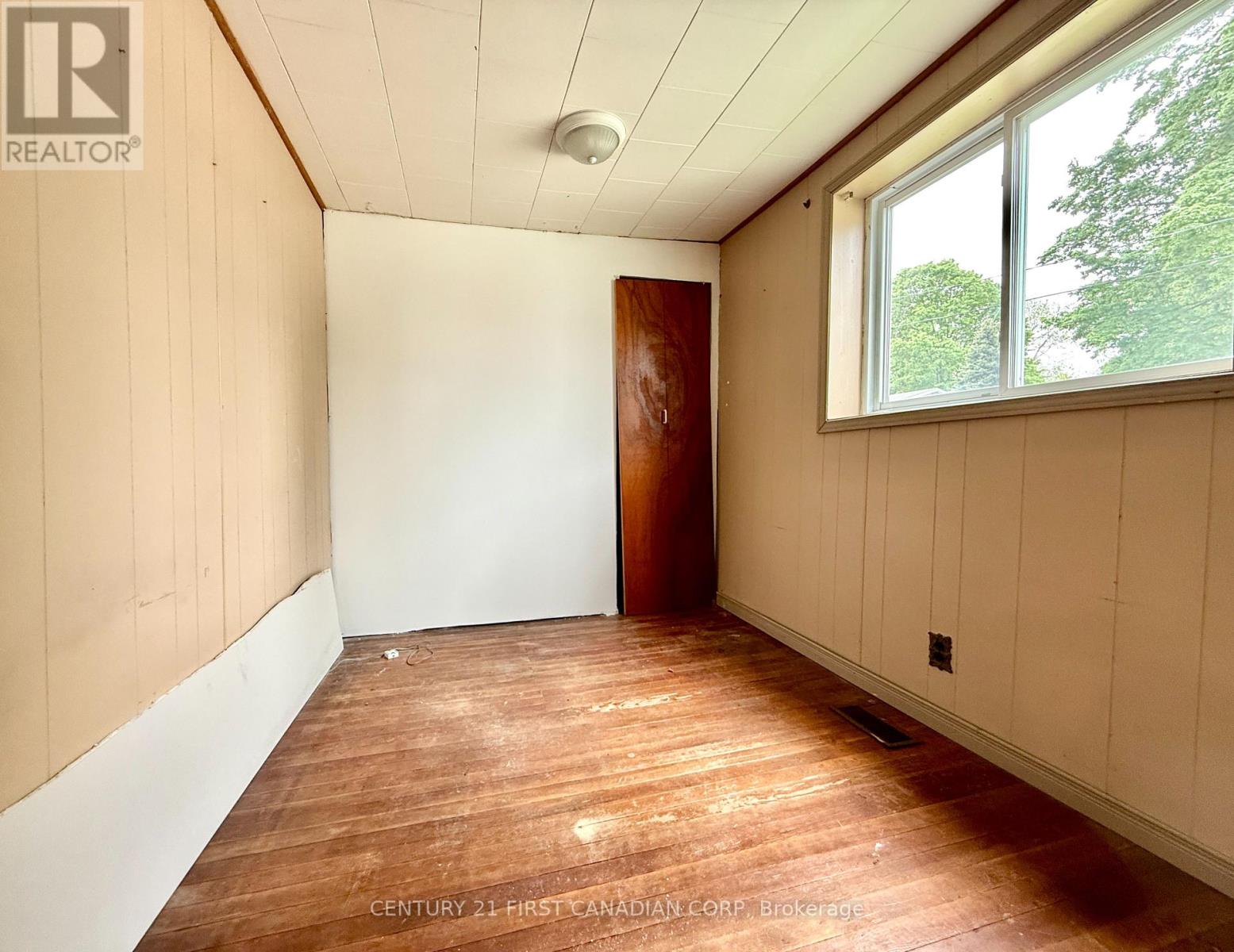 3 Ward Street N, Lambton Shores, Ontario  N0M 1B0 - Photo 11 - X13225650