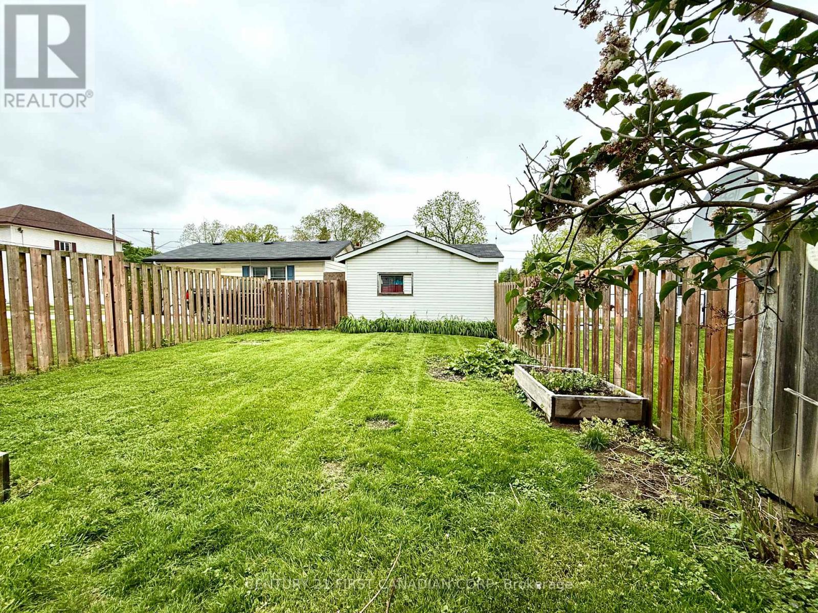 3 Ward Street N, Lambton Shores, Ontario  N0M 1B0 - Photo 21 - X13225650