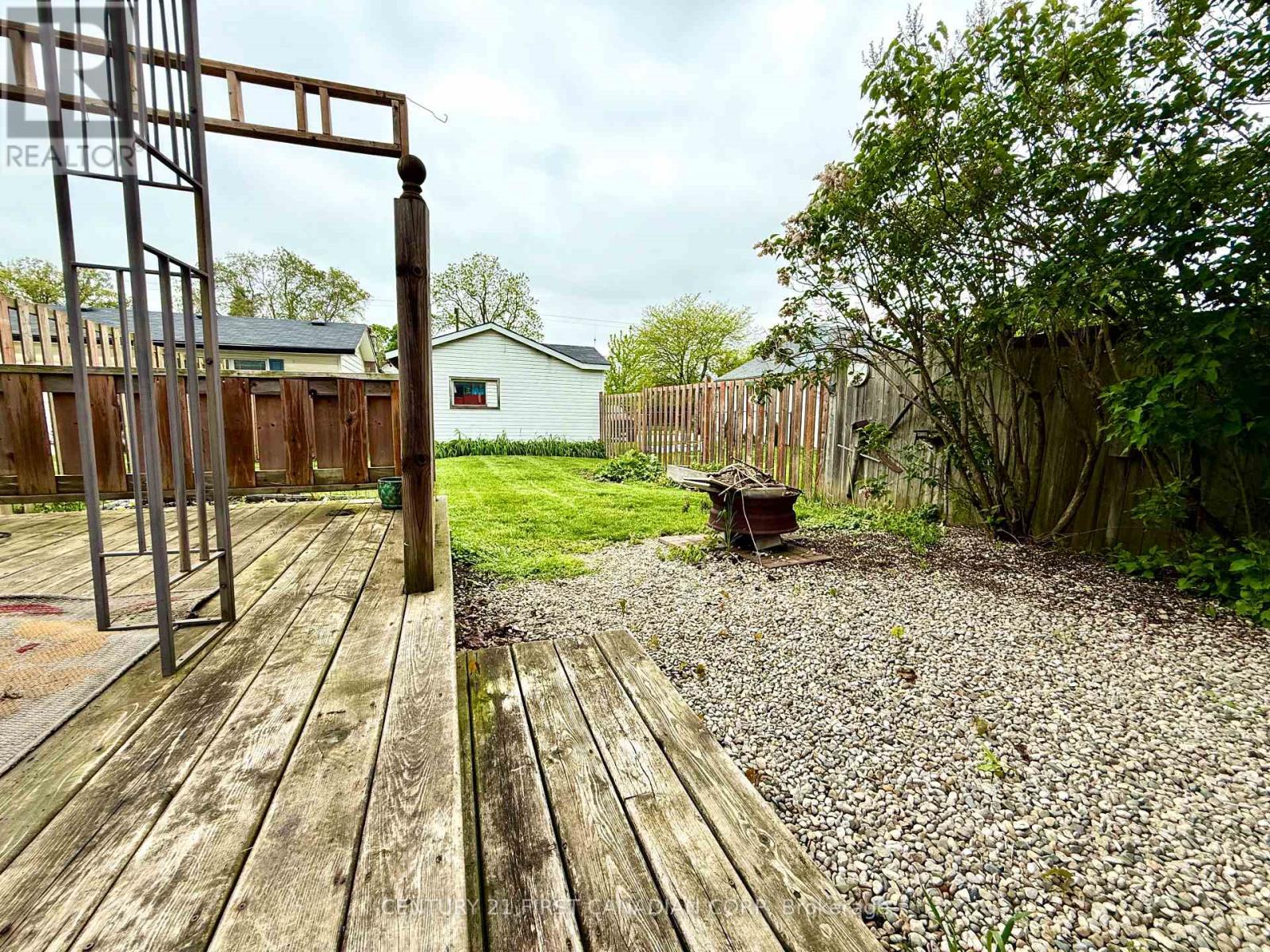 3 Ward Street N, Lambton Shores, Ontario  N0M 1B0 - Photo 24 - X13225650