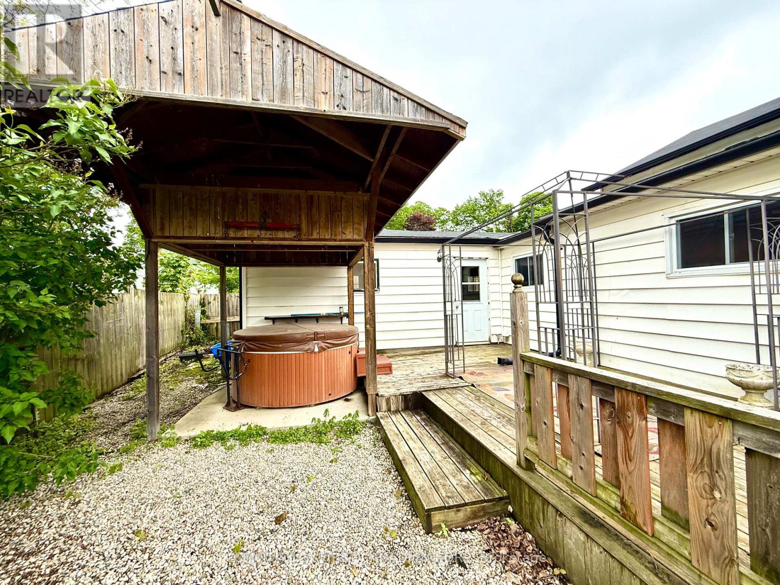 3 Ward Street N, Lambton Shores, Ontario  N0M 1B0 - Photo 25 - X13225650