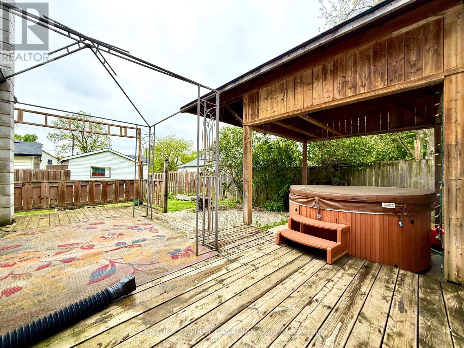 3 Ward Street N, Lambton Shores, Ontario  N0M 1B0 - Photo 26 - X13225650
