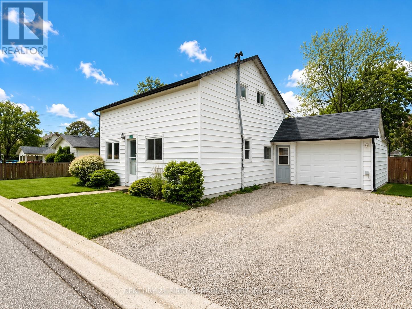 3 Ward Street N, Lambton Shores, Ontario  N0M 1B0 - Photo 33 - X13225650