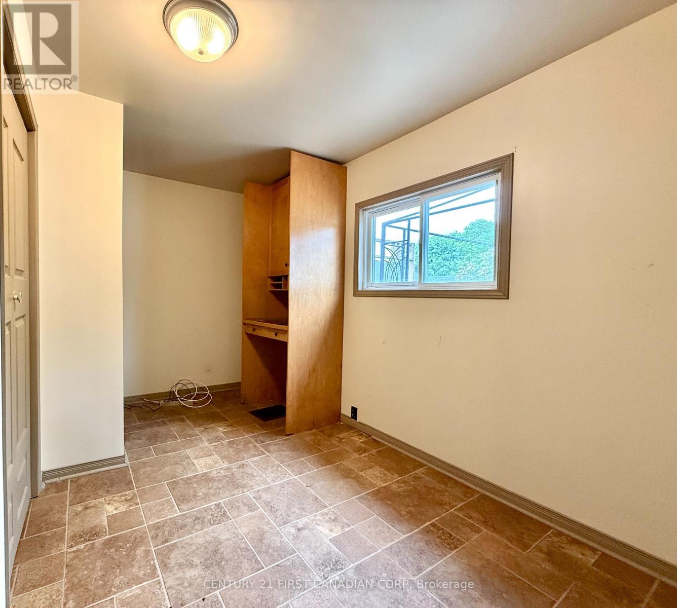 3 Ward Street N, Lambton Shores, Ontario  N0M 1B0 - Photo 8 - X13225650