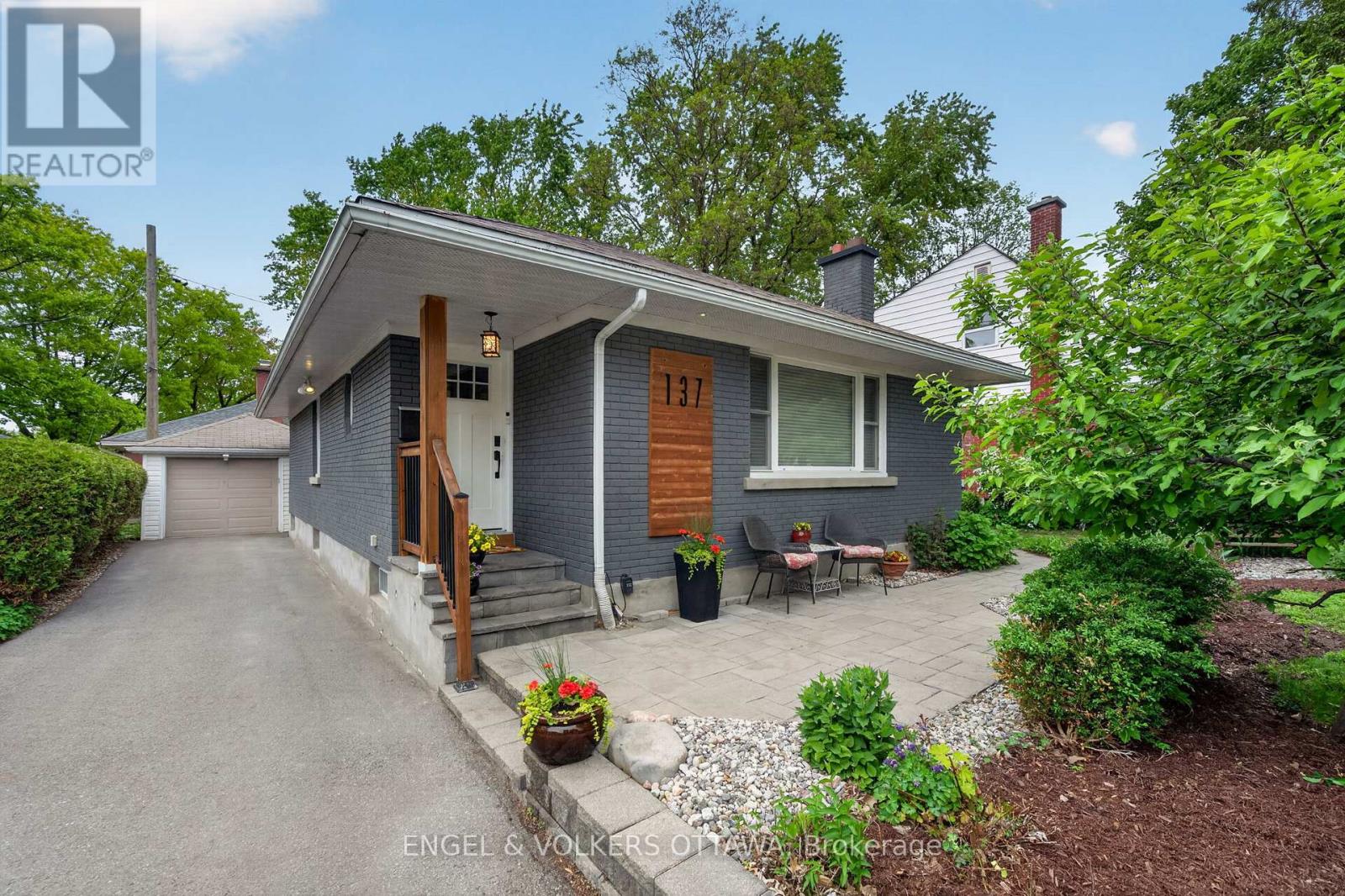 137 RACHAEL AVENUE, Ottawa, Ontario