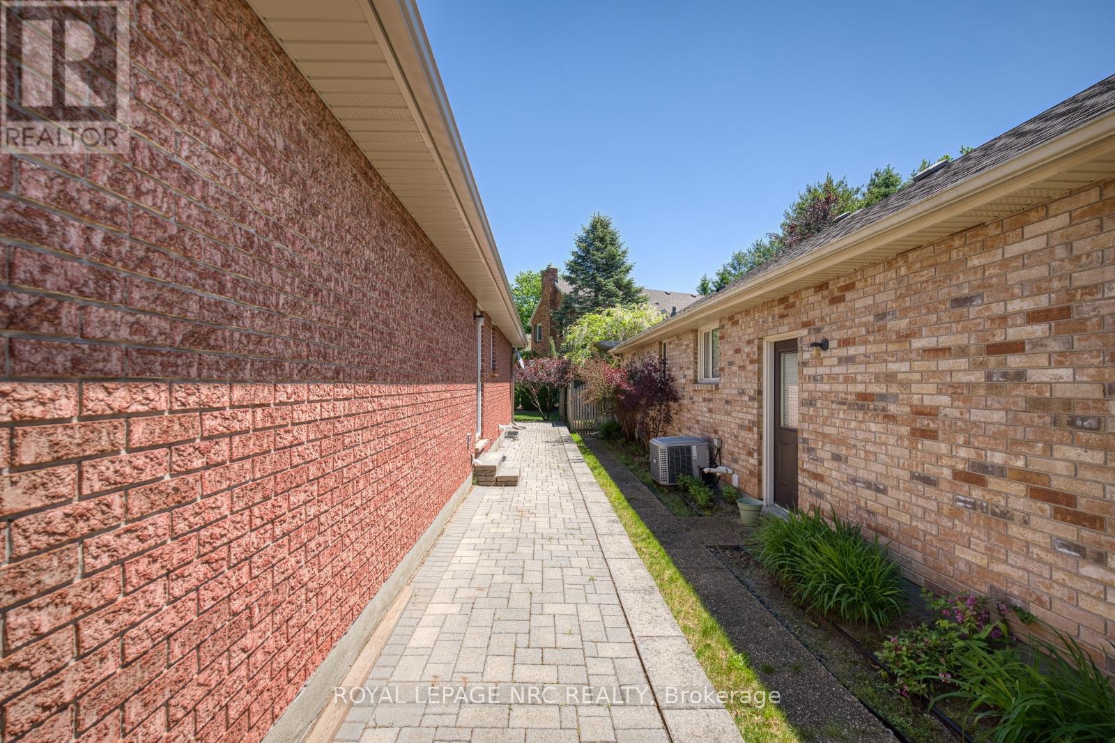 39 Oakridge Boulevard, Pelham, Ontario  L0S 1E5 - Photo 5 - X13225660