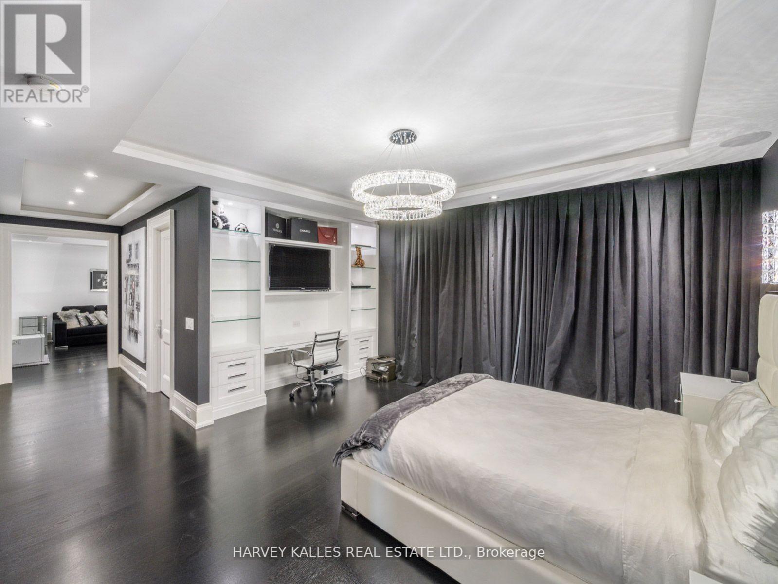 327 Cortleigh Boulevard, Toronto, Ontario  M5N 1B2 - Photo 24 - C13224476