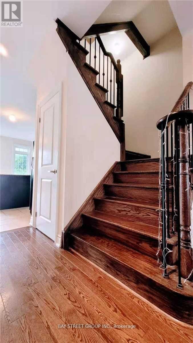 9 Strawflower Mews, Toronto, Ontario  M2N 0E8 - Photo 6 - C13225280