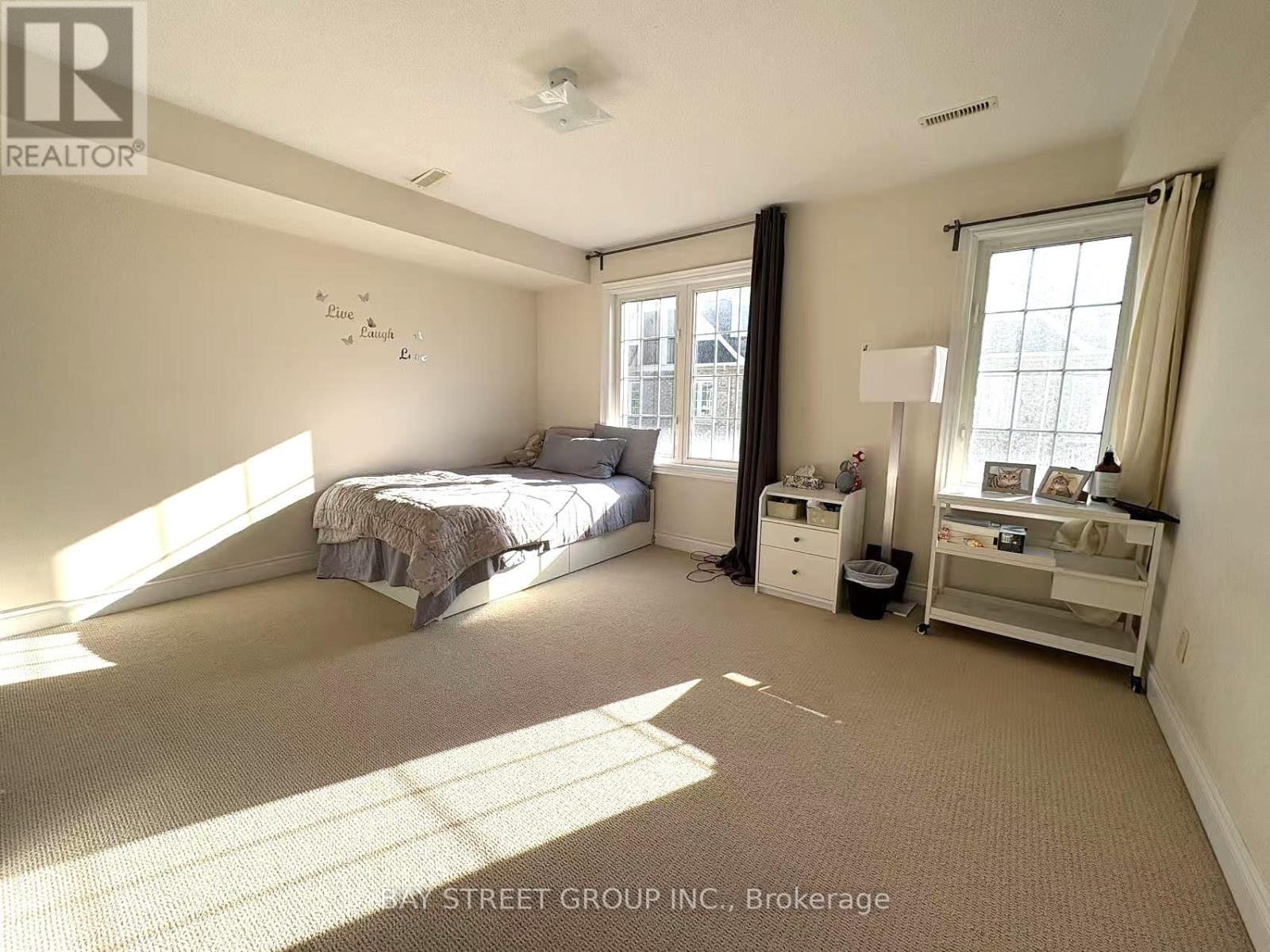 9 Strawflower Mews, Toronto, Ontario  M2N 0E8 - Photo 9 - C13225280