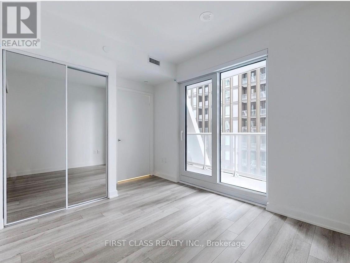 2512 - 230 Simcoe Street, Toronto, Ontario  M7A 1X8 - Photo 10 - C13225730