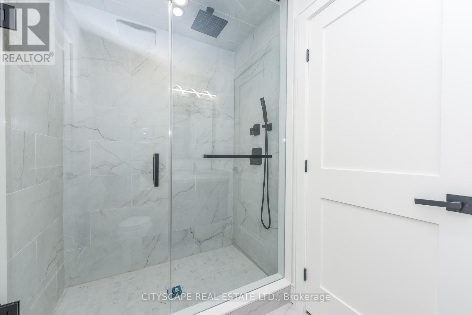 956 Fourth Street, Mississauga, Ontario  L5E 1J9 - Photo 35 - W13223068
