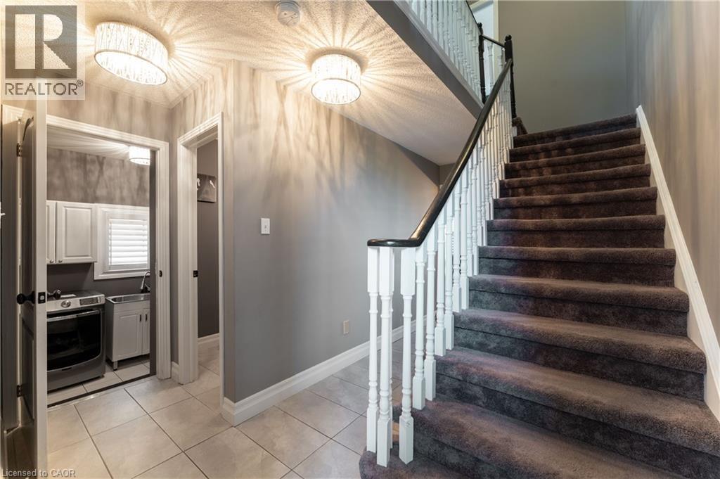 65 Niska Drive, Waterdown, Ontario  L8B 0M4 - Photo 4 - 40833068