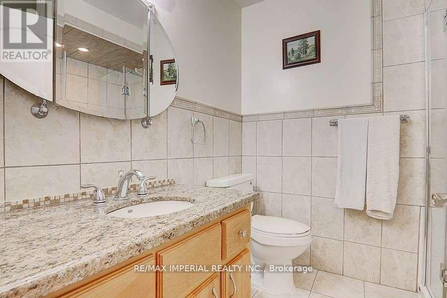 Bedroom One - 123 Mccabe Crescent, Vaughan, Ontario  L4J 2S6 - Photo 4 - N13225700