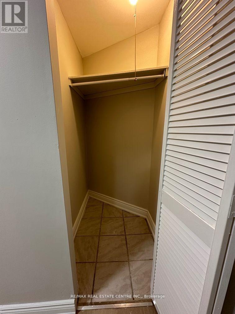 Bsmt - 5418 Loonlake Avenue, Mississauga, Ontario  L5V 2E1 - Photo 13 - W13225630