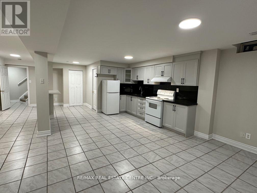 Bsmt - 5418 Loonlake Avenue, Mississauga, Ontario  L5V 2E1 - Photo 7 - W13225630