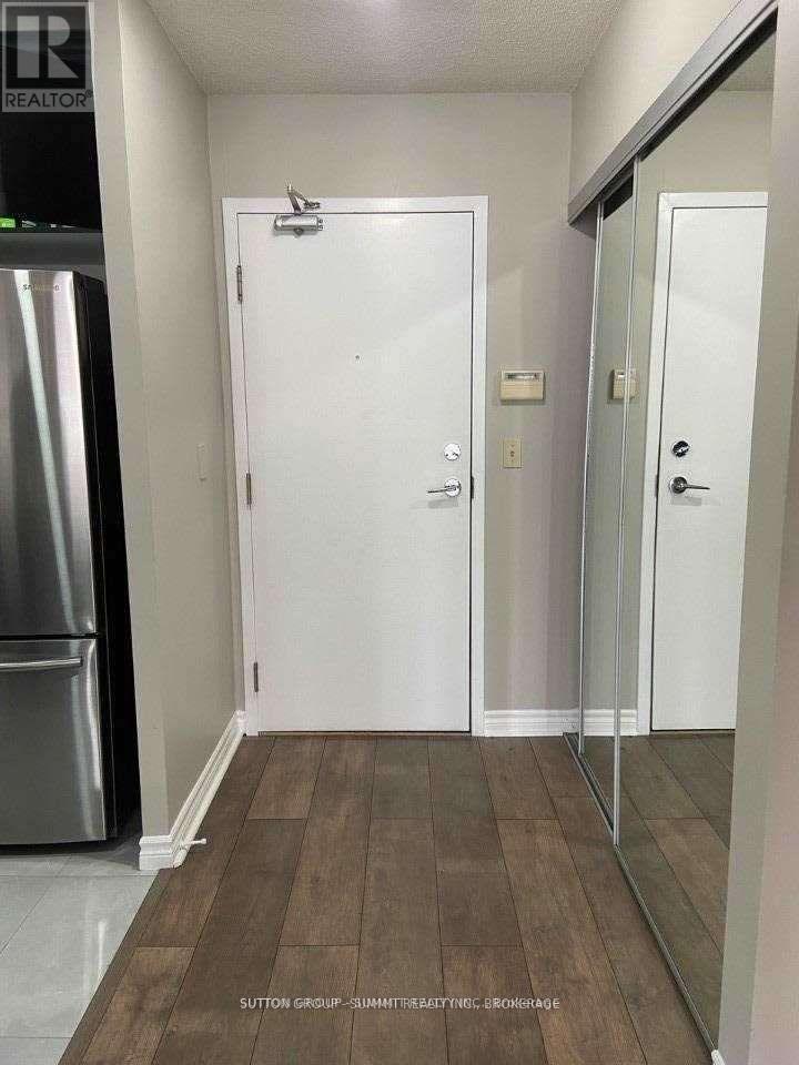 1808 - 325 Webb Drive, Mississauga, Ontario  L5B 3Z9 - Photo 3 - W13225632
