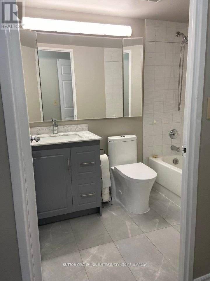 1808 - 325 Webb Drive, Mississauga, Ontario  L5B 3Z9 - Photo 4 - W13225632