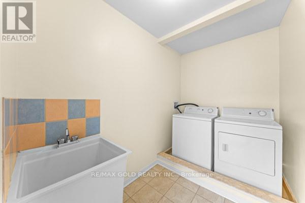 100 Tomabrook Crescent, Brampton, Ontario  L6R 0V5 - Photo 36 - W13225676