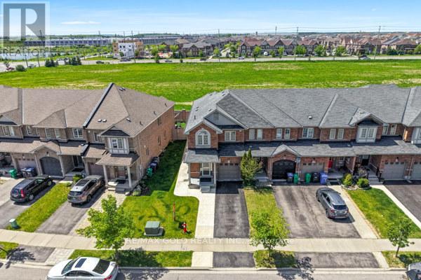 100 Tomabrook Crescent, Brampton, Ontario  L6R 0V5 - Photo 6 - W13225676