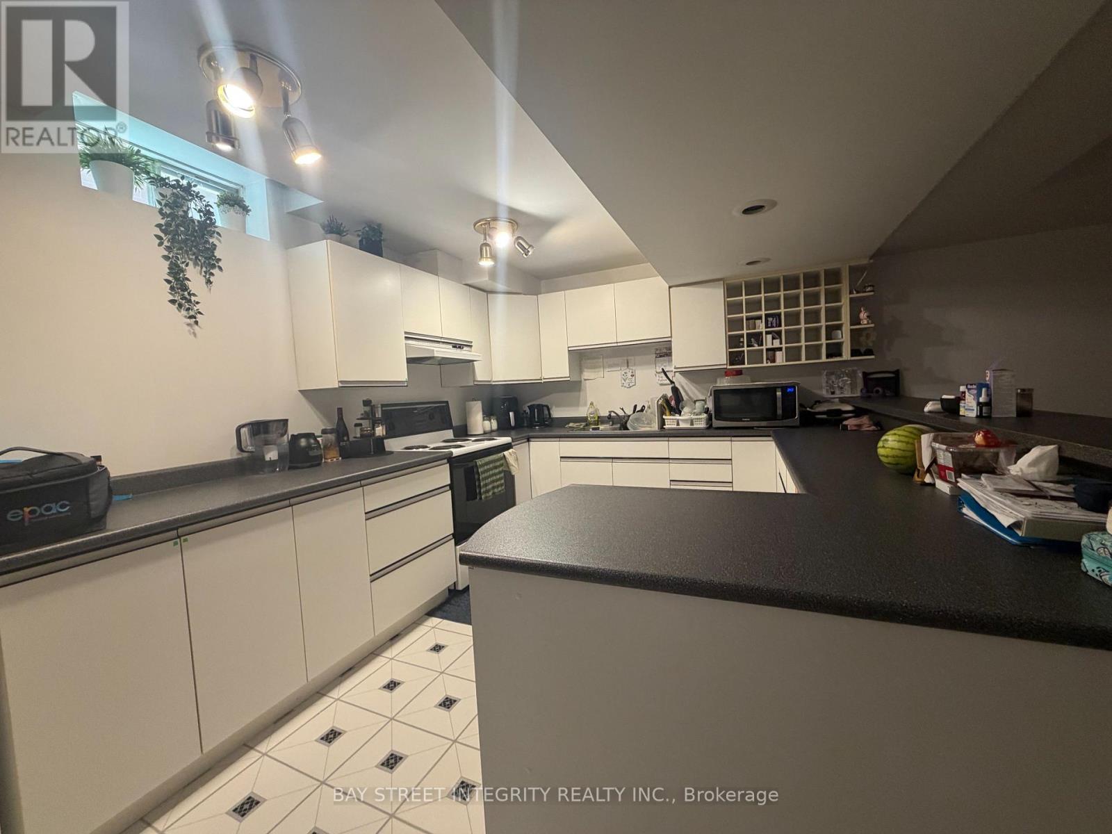 5110 Nishga Court, Mississauga, Ontario  L5R 2M9 - Photo 6 - W13225694
