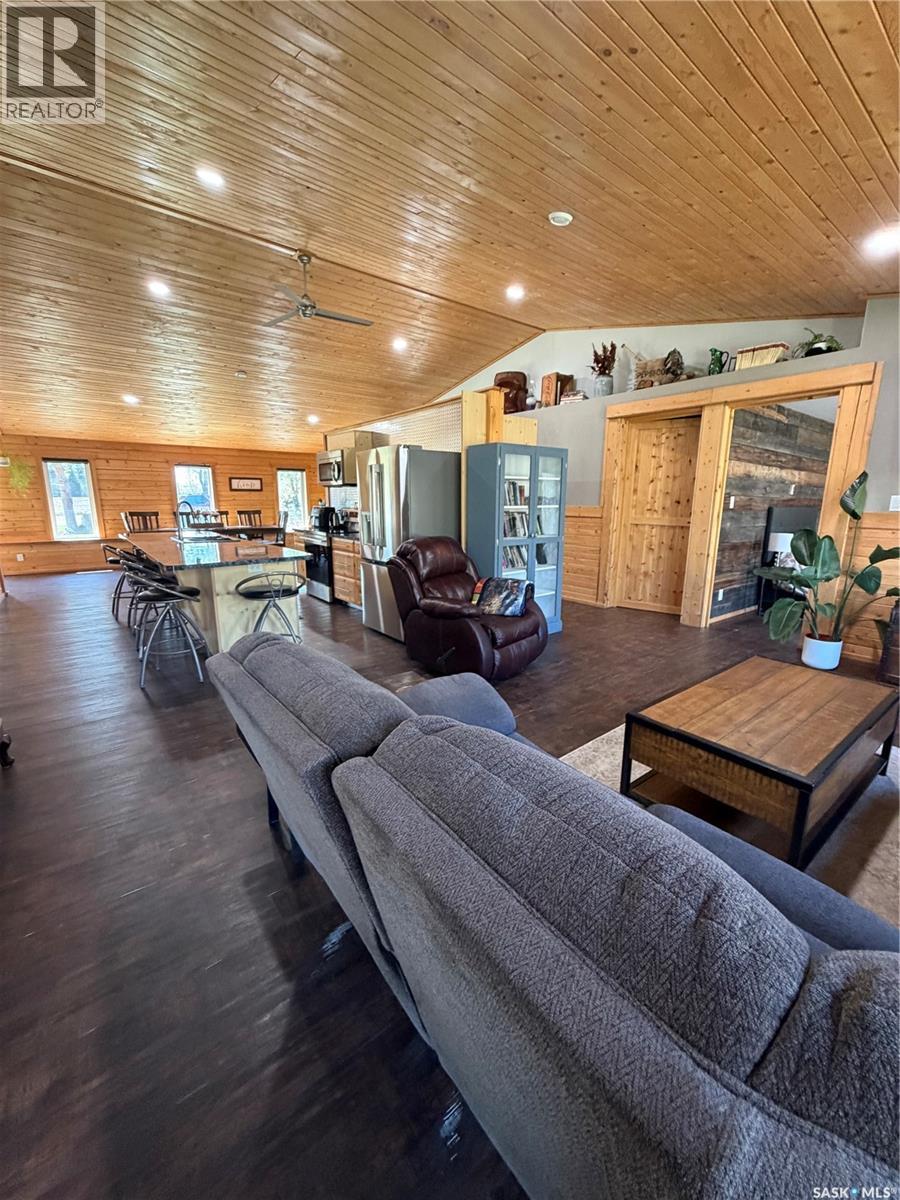 Acreage & Home W/detached In Law 2 Bedroom Suite, Hudson Bay Rm No. 394, Saskatchewan  S0E 0Y0 - Photo 9 - SK037023