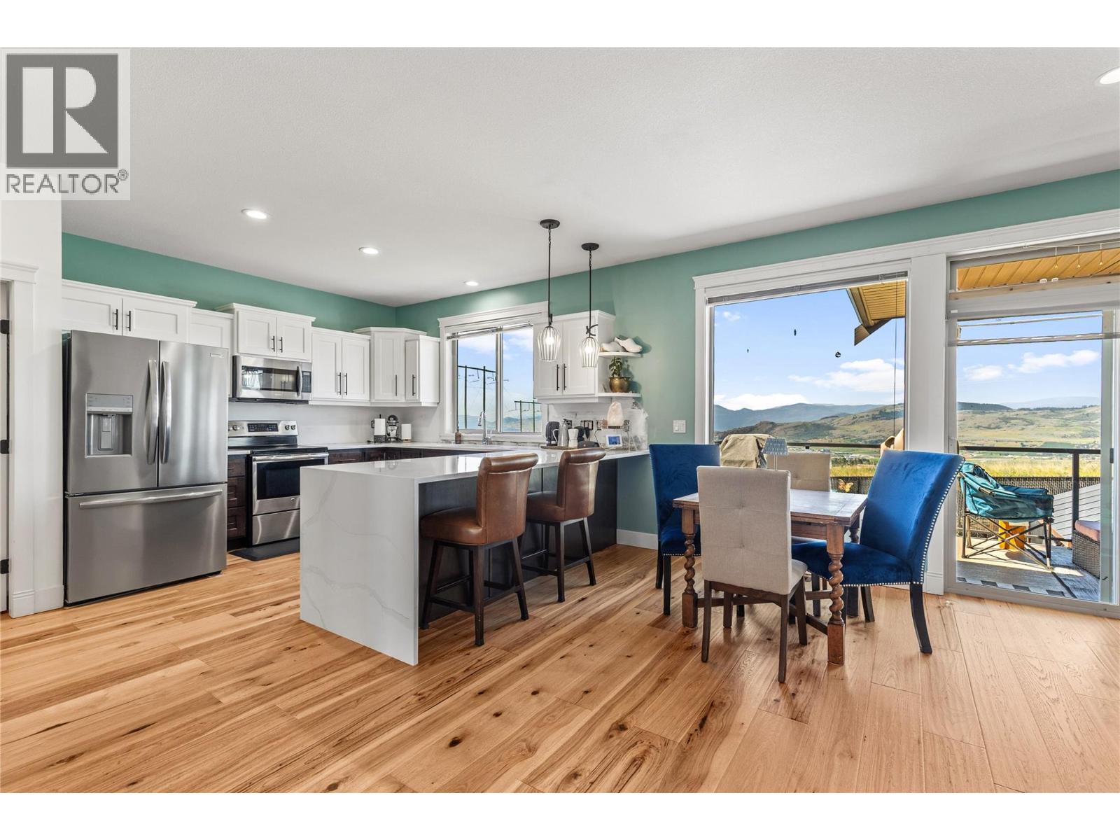 6552 Blackcomb Place, Vernon, British Columbia  V1B 4E1 - Photo 6 - 10389611