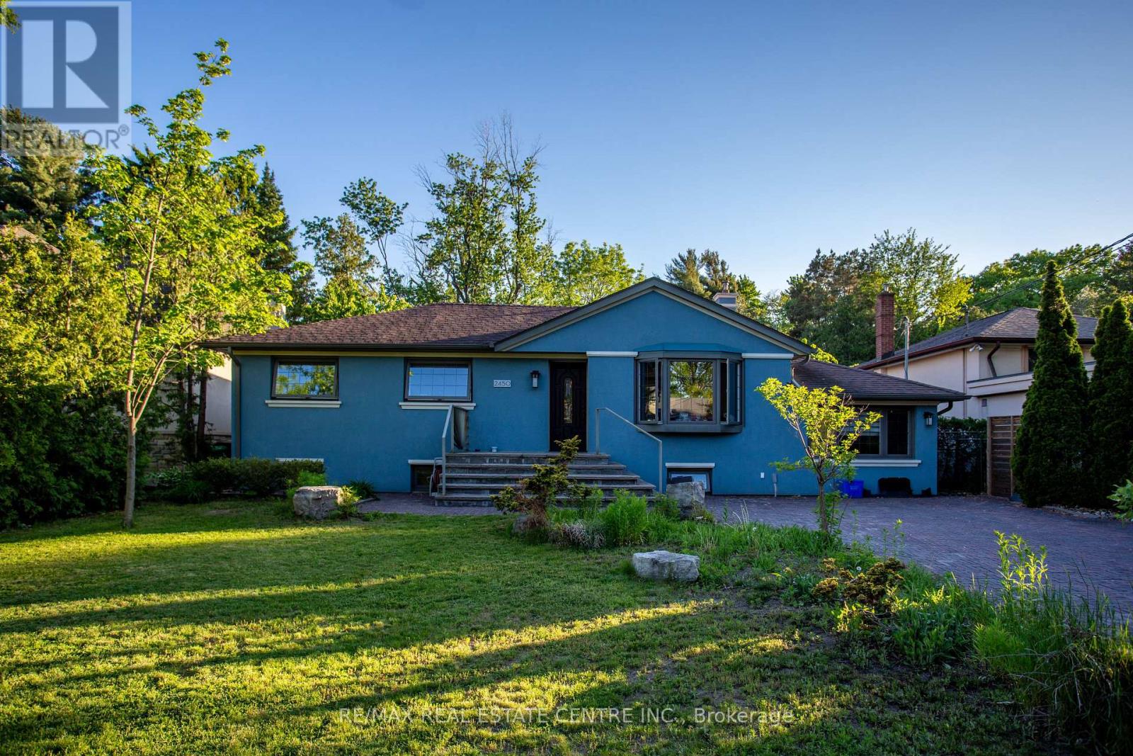 2450 Edenhurst Drive, Mississauga, Ontario  L5A 2K9 - Photo 4 - W13225474