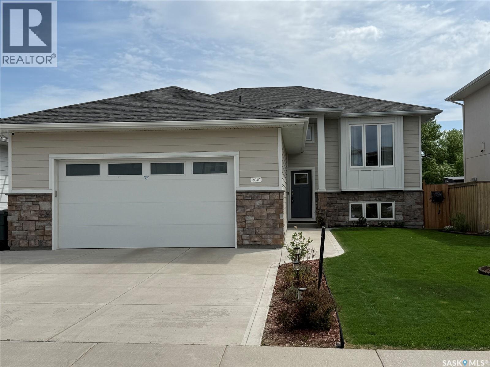 3040 Lakeview Drive, Prince Albert, Saskatchewan  S6W 0A4 - Photo 2 - SK030012