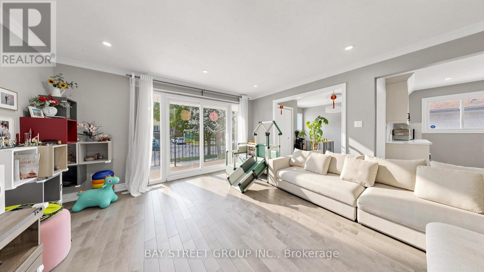 65 Bessarion Road, Toronto, Ontario  M2K 1H8 - Photo 5 - C13225746